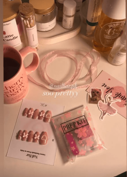 A set laid out with its prep kit at home