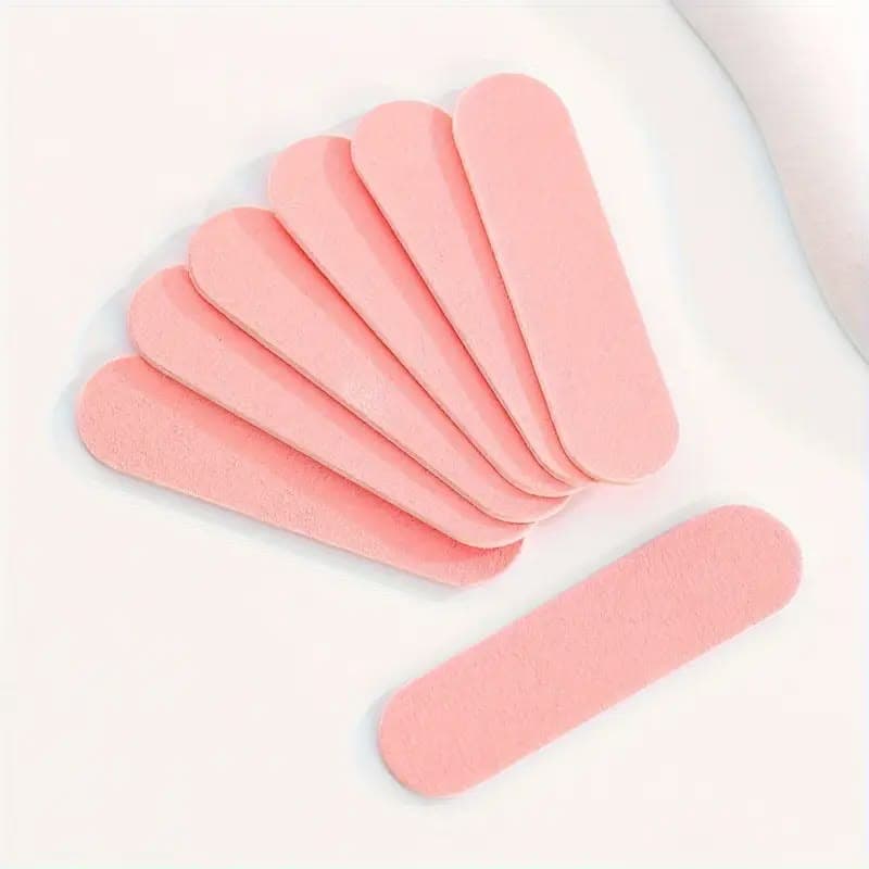 Mini nail file included in the Nailbar prep kit