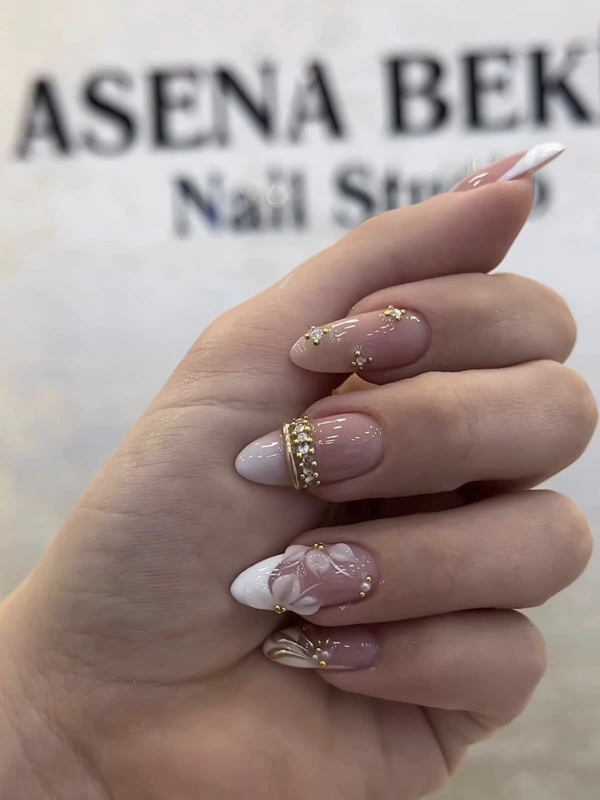 Nailbar Islamabad studio painting detail