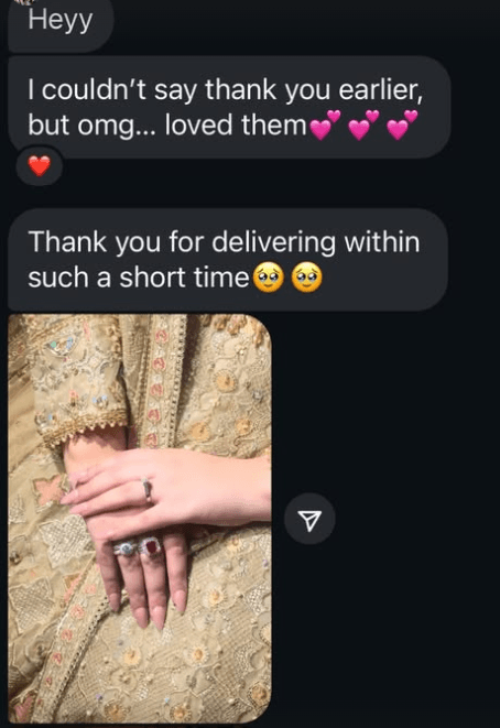 A customer thanks us for delivering quickly and shows the set on her hand