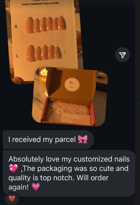 A customer writes that she loves her customised nails and that the quality is top notch